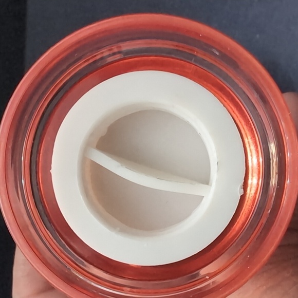 VTG,Retro Red Acrylic Salt/Pepper Shakers . - Picture 4 of 5